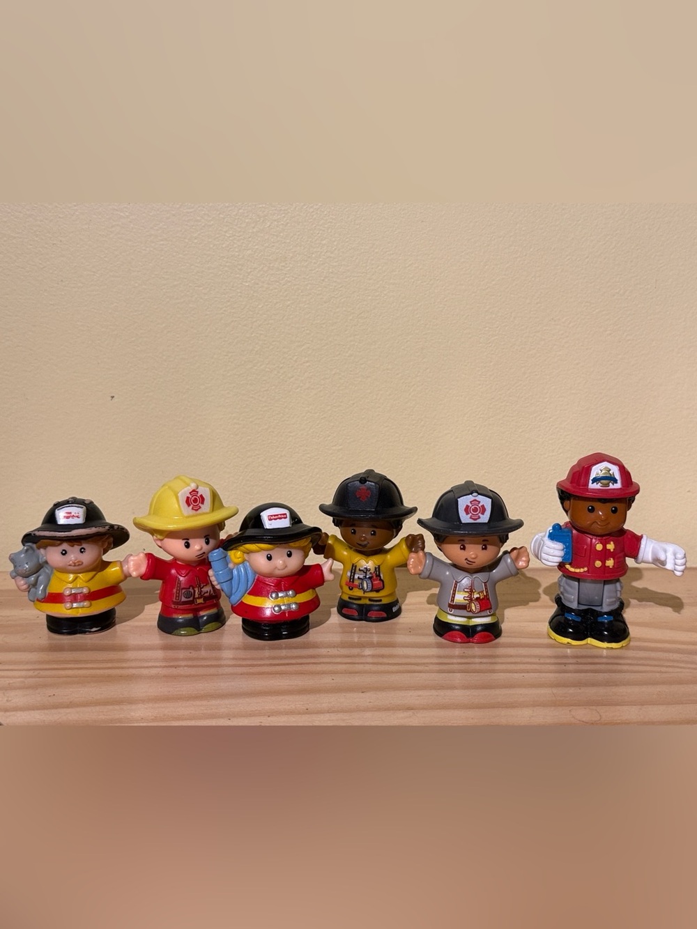 Fisher price mattel little people fireman lot